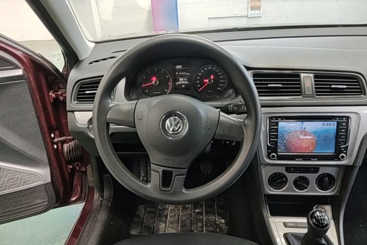 Used Volkswagen Lavida 2013 Revised Classic 1.6L Manual Fashion Edition Steering Wheel