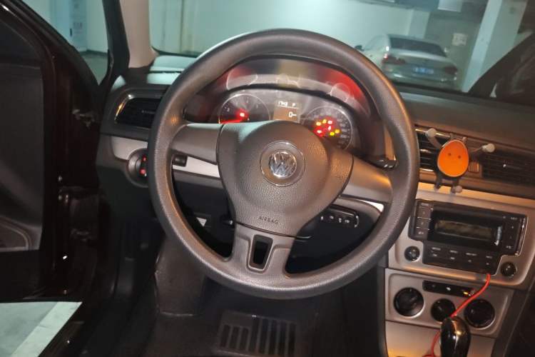 Used Volkswagen Lavida 2013 Restyled Classic 1.6L Automatic Comfort Edition Steering Wheel