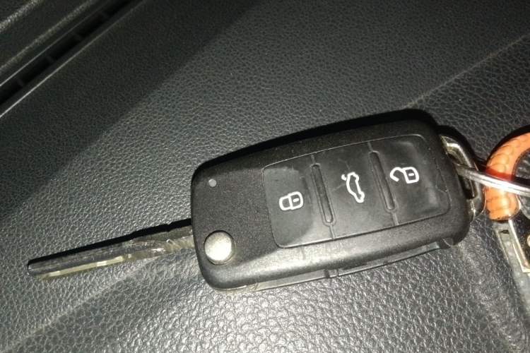 Used Volkswagen Lavida 2013 Revised Classic 1.6L Manual Fashion Edition Vehicle Key