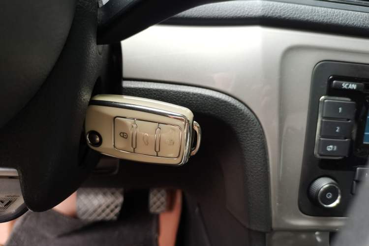 Used Volkswagen Lavida 2013 1.6L Automatic Fashion Edition Vehicle Key