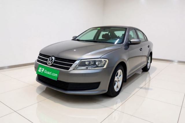 Ojetý Volkswagen Lavida 2013 Revised Classic 1.6L Automatic Fashion Edition