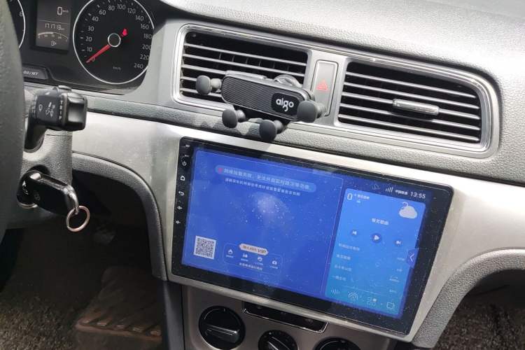 Used Volkswagen Lavida 2013 Restyled Classic 1.6L Manual Comfort Edition Audio And AC Panel