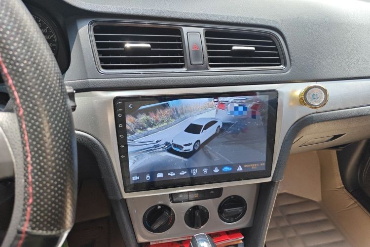 Used Volkswagen Lavida 2013 Revised Classic 1.6L Automatic Fashion Edition Audio And AC Panel