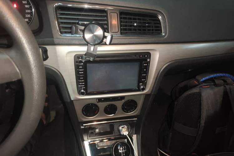 Used Volkswagen Lavida 2013 Revised Version 1.4 TSI Manual Comfort Edition Audio And AC Panel
