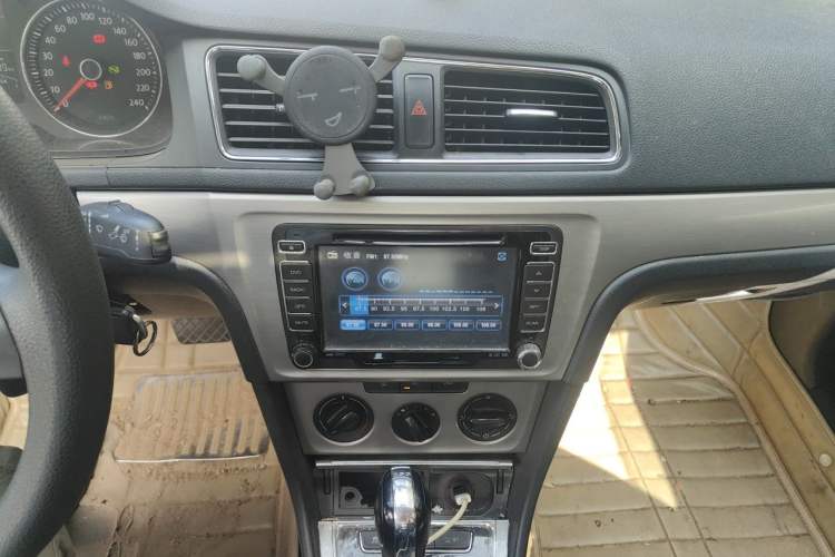 Used Volkswagen Lavida 2013 1.4TSI DSG Comfort Edition Audio And AC Panel