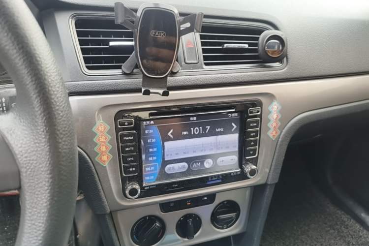 Used Volkswagen Lavida 2013 Revised Classic 1.6L Manual Fashion Edition Audio And AC Panel