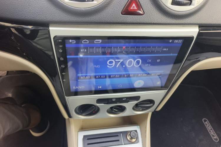 Used Volkswagen Lavida 2013 Classic 1.6L Manual Fashion Edition Audio And AC Panel
