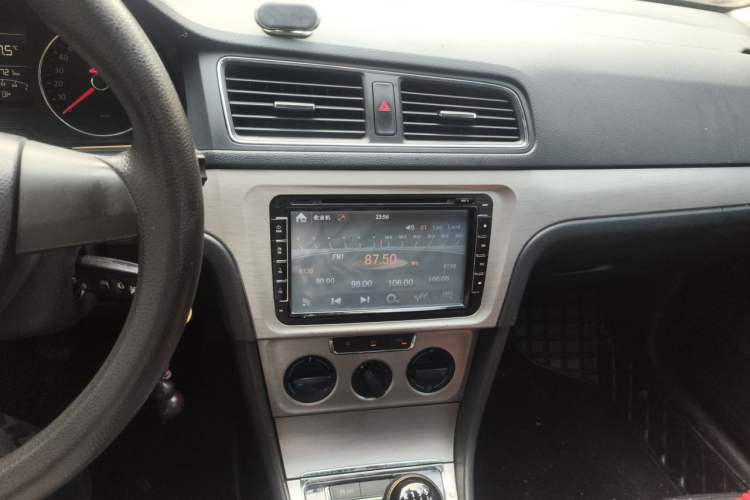 Used Volkswagen Lavida 2013 1.4TSI Manual Comfort Edition Audio And AC Panel
