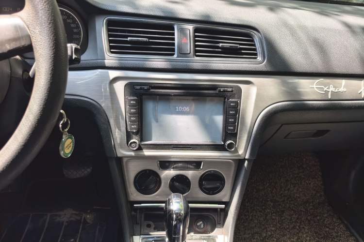 Used Volkswagen Lavida 2013 Restyled Classic 1.6L Automatic Comfort Edition Audio And AC Panel