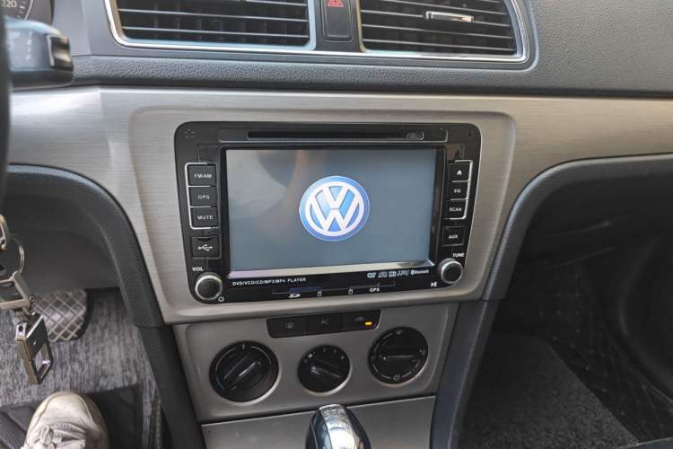 Used Volkswagen Lavida 2013 1.4TSI DSG Comfort Edition Audio And AC Panel