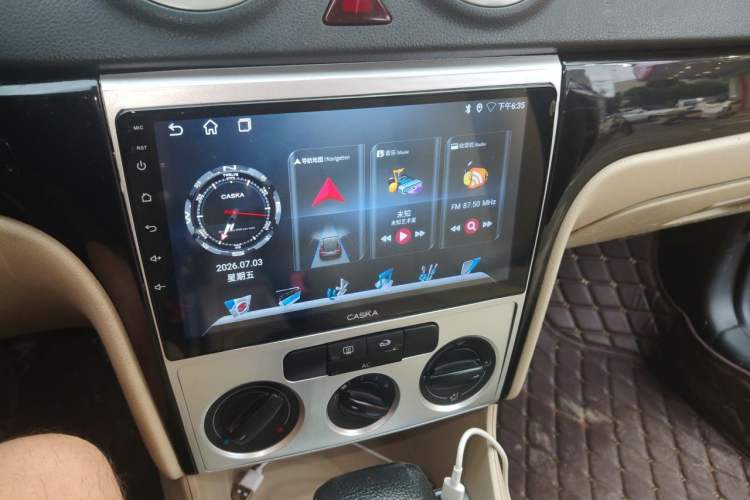 Used Volkswagen Lavida 2013 Classic 1.6L Automatic Fashion Edition Audio And AC Panel