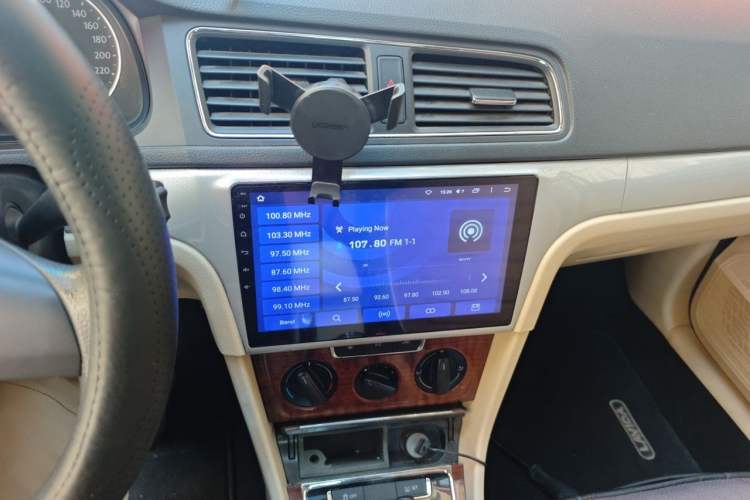 Used Volkswagen Lavida 2013 Restyled Classic 1.6L Automatic Comfort Edition Audio And AC Panel