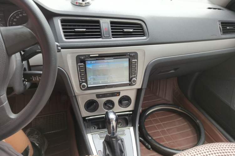 Used Volkswagen Lavida 2013 1.4TSI DSG Comfort Edition Audio And AC Panel