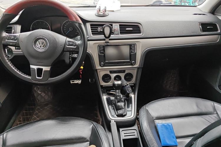 Used Volkswagen Lavida 2013 1.4TSI DSG Comfort Edition Center Console