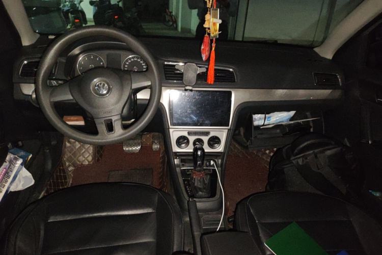 Used Volkswagen Lavida 2013 Revised Version 1.4 TSI DSG Comfort Edition Center Console
