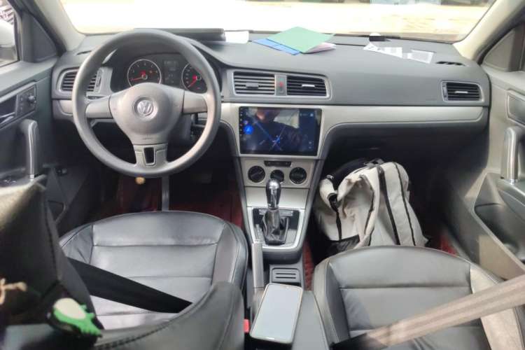 Used Volkswagen Lavida 2013 Restyled Classic 1.6L Automatic Comfort Edition Center Console