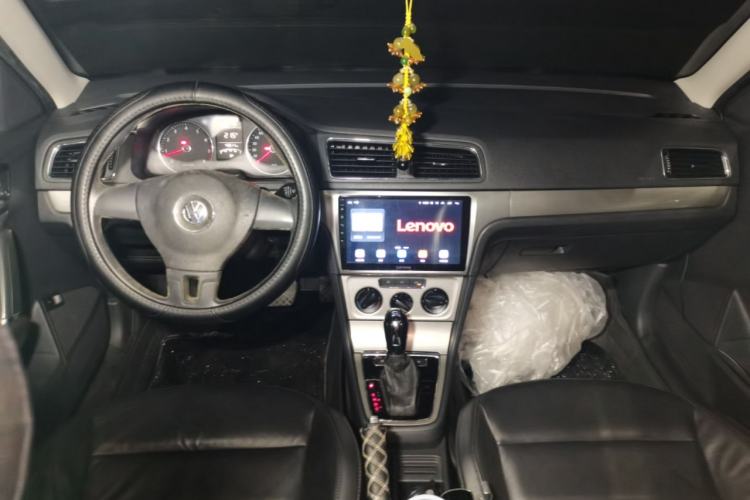 Used Volkswagen Lavida 2013 Revised Version 1.4 TSI DSG Comfort Edition Center Console