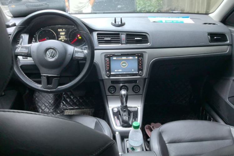 Used Volkswagen Lavida 2013 Revised Version 1.4 TSI DSG Luxury Edition Center Console
