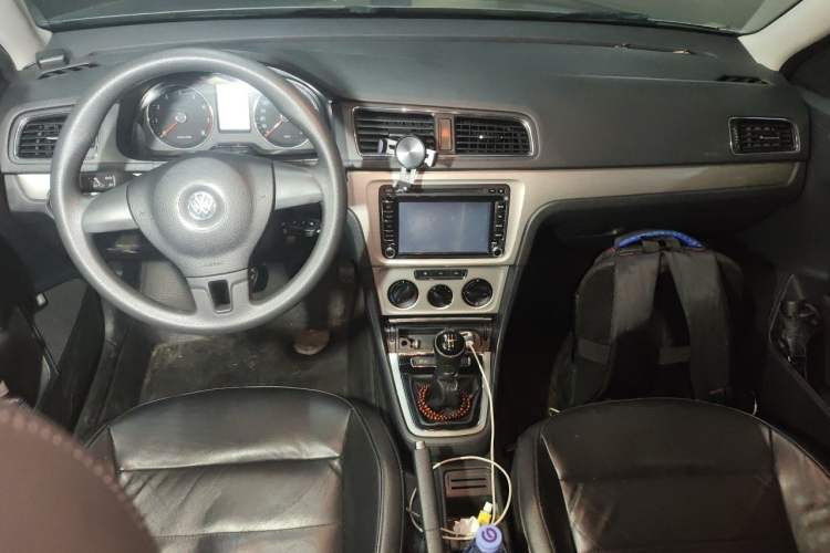 Used Volkswagen Lavida 2013 Revised Version 1.4 TSI Manual Comfort Edition Center Console