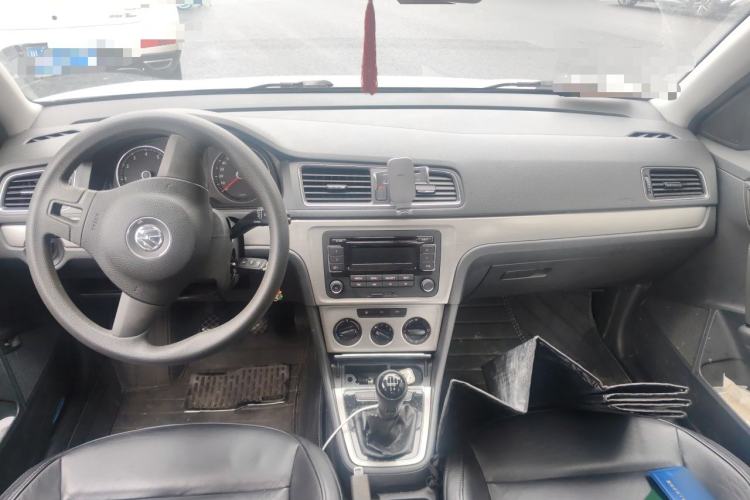 Used Volkswagen Lavida 2013 1.4TSI Manual Comfort Edition Center Console