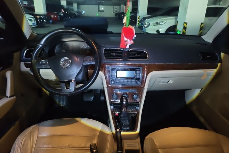 Used Volkswagen Lavida 2013 1.4TSI DSG Luxury Edition Center Console