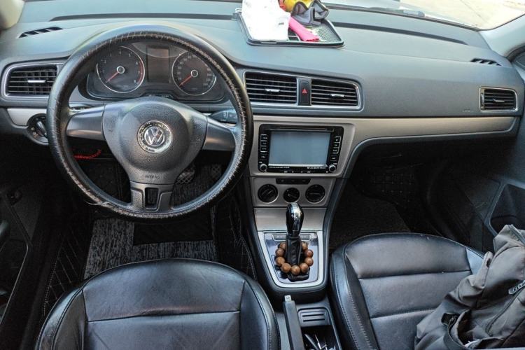 Used Volkswagen Lavida 2013 1.4TSI DSG Comfort Edition Center Console