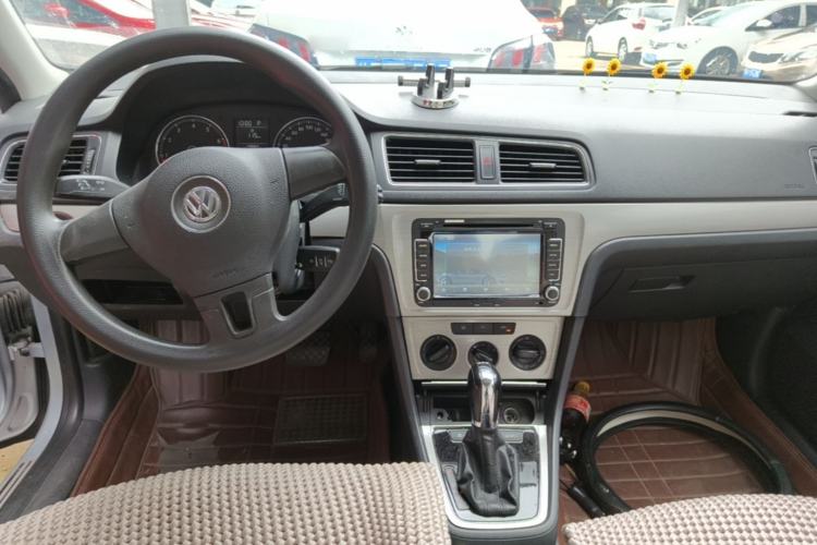 Used Volkswagen Lavida 2013 1.4TSI DSG Comfort Edition Center Console
