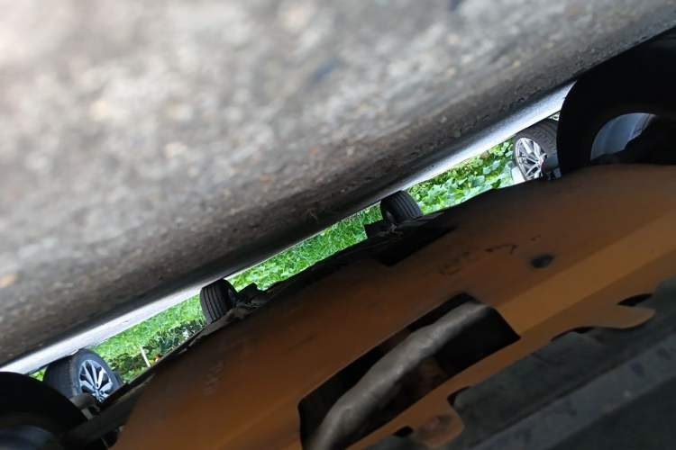 Used Volkswagen Lavida 2013 1.6L Manual Fashion Edition Chassis Front