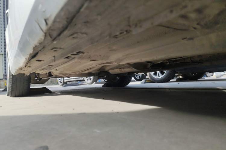 Used Volkswagen Lavida 2013 1.6L Automatic Fashion Edition Chassis Front Right