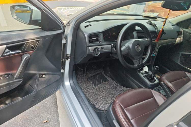 Used Volkswagen Lavida 2013 Revised Classic 1.6L Manual Fashion Edition Driver Seat