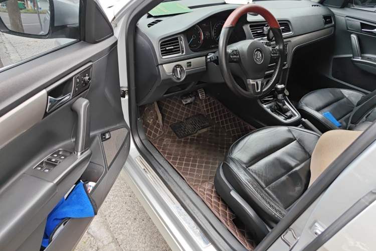 Used Volkswagen Lavida 2013 1.4TSI DSG Comfort Edition Driver Seat