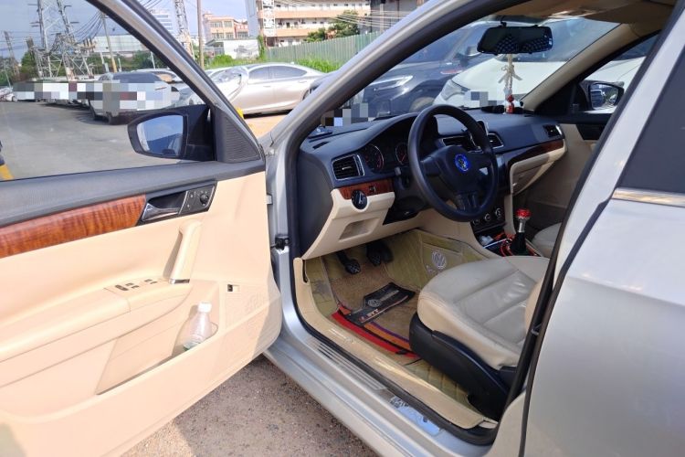 Used Volkswagen Lavida 2013 Revised Version 1.4 TSI Manual Comfort Edition Driver Seat