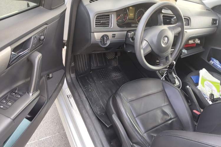 Used Volkswagen Lavida 2013 Restyled Classic 1.6L Automatic Comfort Edition Driver Seat