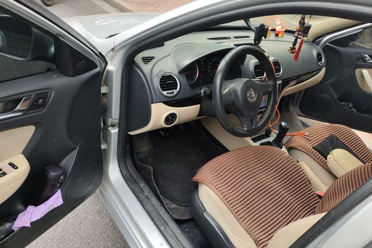 Used Volkswagen Lavida 2013 Classic 1.6L Manual Fashion Edition Driver Seat