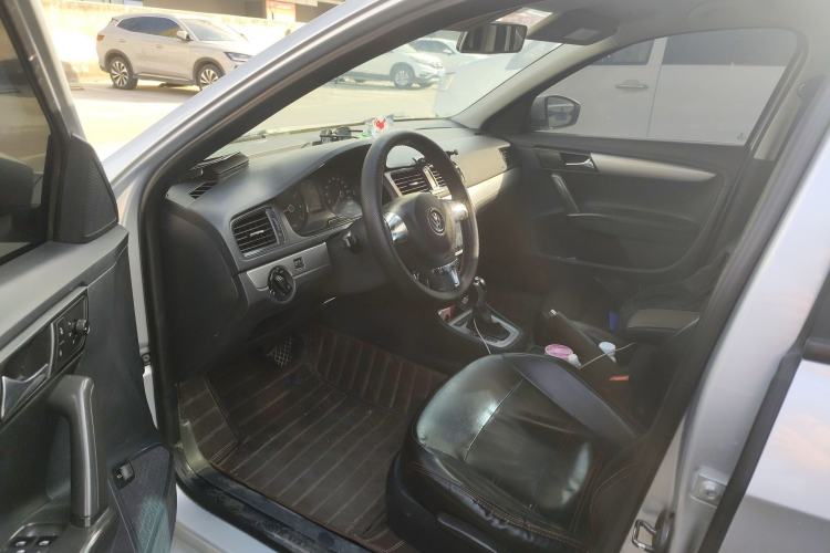 Used Volkswagen Lavida 2013 1.6L Automatic Fashion Edition Driver Seat