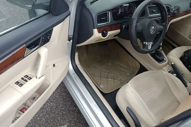 Used Volkswagen Lavida 2013 1.6L Automatic Comfort Edition Driver Seat