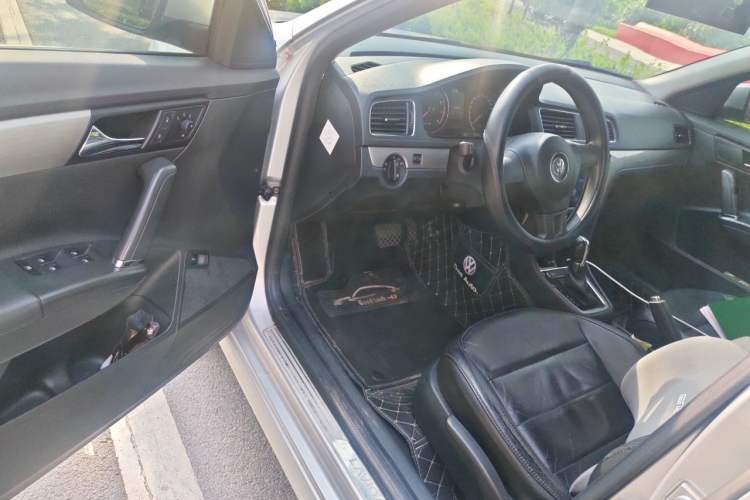 Used Volkswagen Lavida 2013 Restyled Classic 1.6L Automatic Comfort Edition Driver Seat