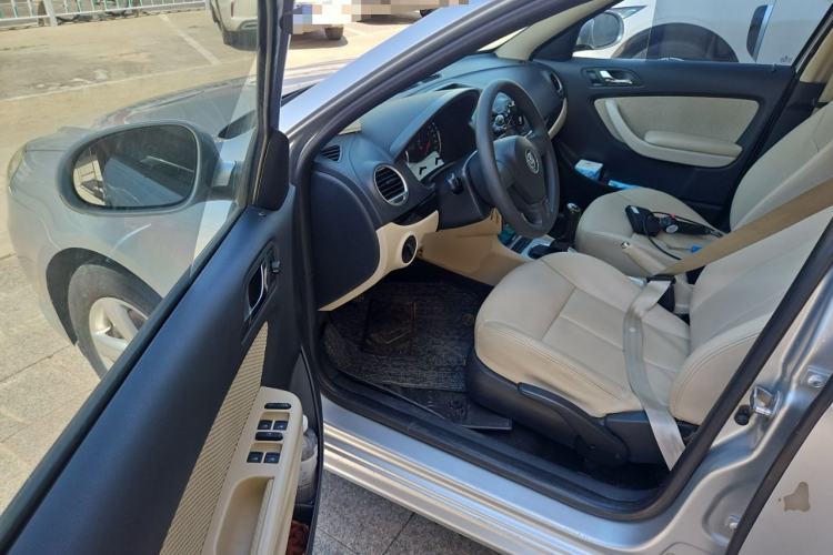 Used Volkswagen Lavida 2013 1.6L Manual Fashion Edition Driver Seat