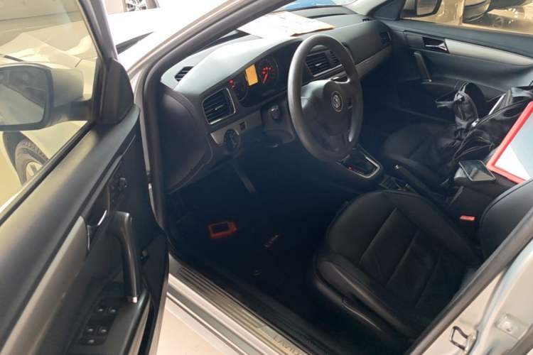 Used Volkswagen Lavida 2013 Restyled Classic 1.6L Automatic Comfort Edition Driver Seat