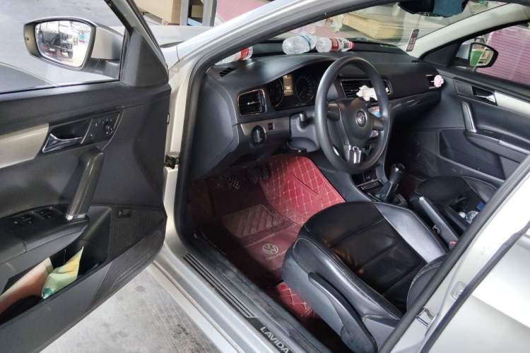 Used Volkswagen Lavida 2013 Restyled Classic 1.6L Manual Comfort Edition Driver Seat