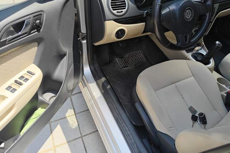Used Volkswagen Lavida 2013 Classic 1.6L Manual Fashion Edition Driver Seat