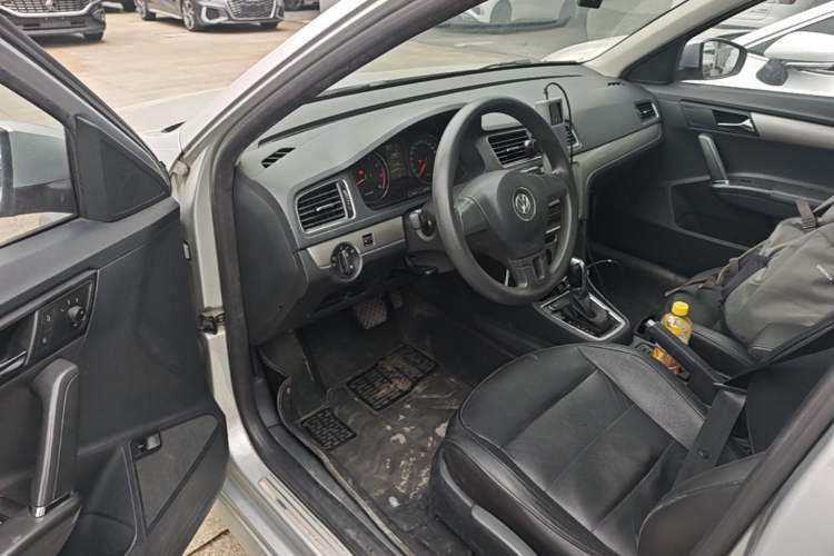 Used Volkswagen Lavida 2013 1.6L Automatic Comfort Edition Driver Seat