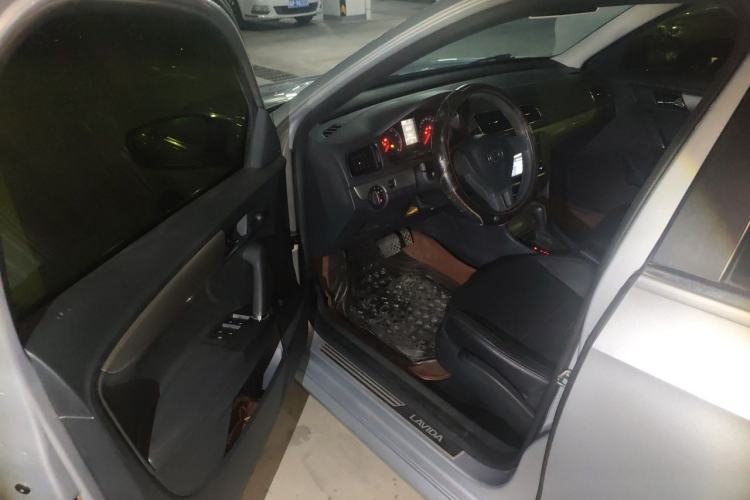 Used Volkswagen Lavida 2013 Restyled Classic 1.6L Automatic Comfort Edition Driver Seat
