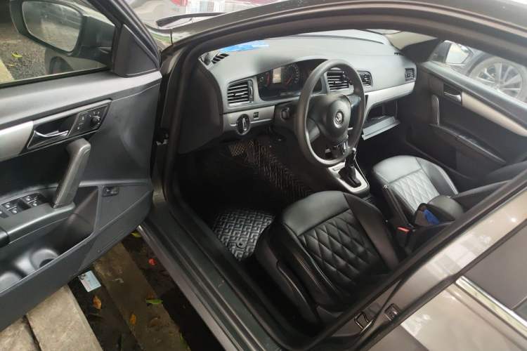 Used Volkswagen Lavida 2013 Revised Classic 1.6L Automatic Fashion Edition Driver Seat