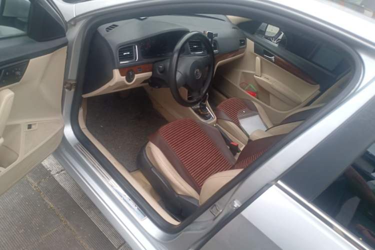 Used Volkswagen Lavida 2013 Restyled Classic 1.6L Automatic Comfort Edition Driver Seat