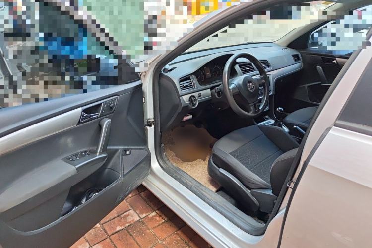 Used Volkswagen Lavida 2013 Revised Classic 1.6L Manual Fashion Edition Driver Seat
