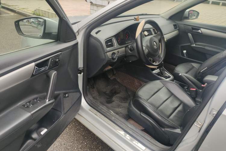 Used Volkswagen Lavida 2013 Restyled Classic 1.6L Automatic Comfort Edition Driver Seat