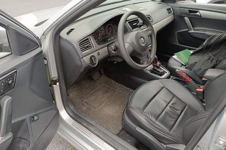 Used Volkswagen Lavida 2013 Restyled Classic 1.6L Automatic Comfort Edition Driver Seat