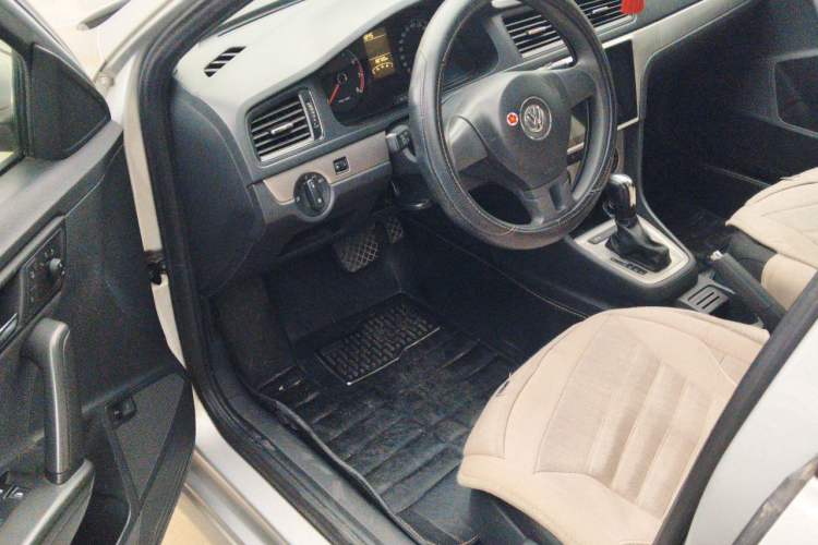 Used Volkswagen Lavida 2013 Revised Classic 1.6L Automatic Fashion Edition Driver Seat