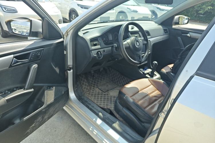 Used Volkswagen Lavida 2013 Revised Classic 1.6L Manual Fashion Edition Driver Seat